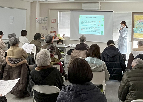 第67回健康サポート相談会「薬剤師（薬膳ライフデザイナー）と管理栄養士による講演会」の様子02