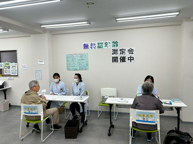 第68回健康サポート相談会「脳年齢測定会」の様子01