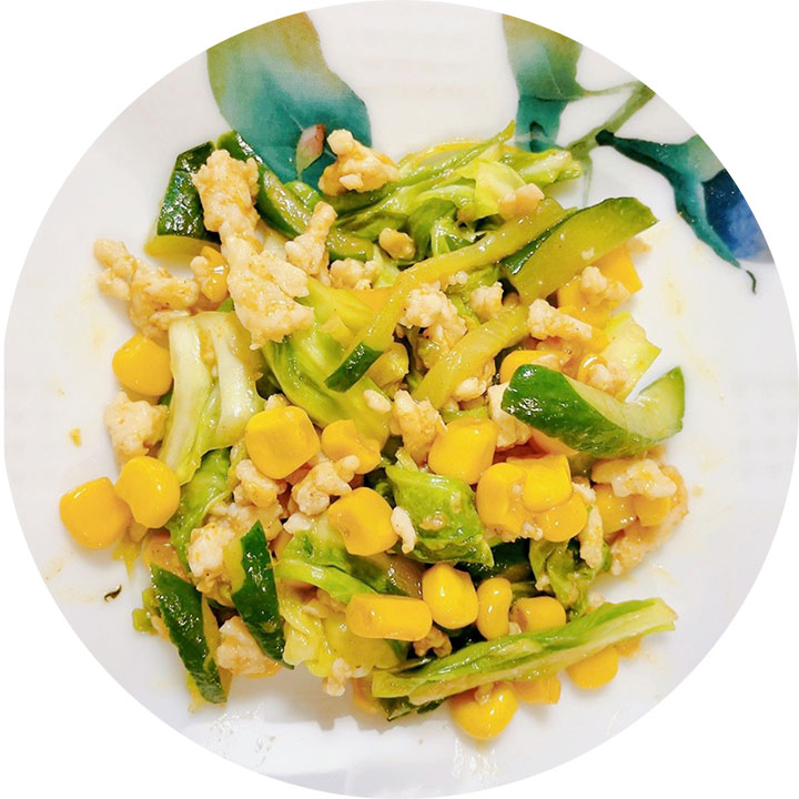 鶏肉とキャベツときゅうりのカレー炒め